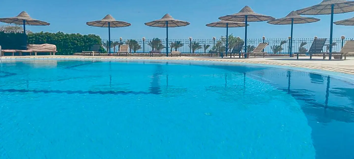 Blend Elphistone Resort OUTDOOR_POOL