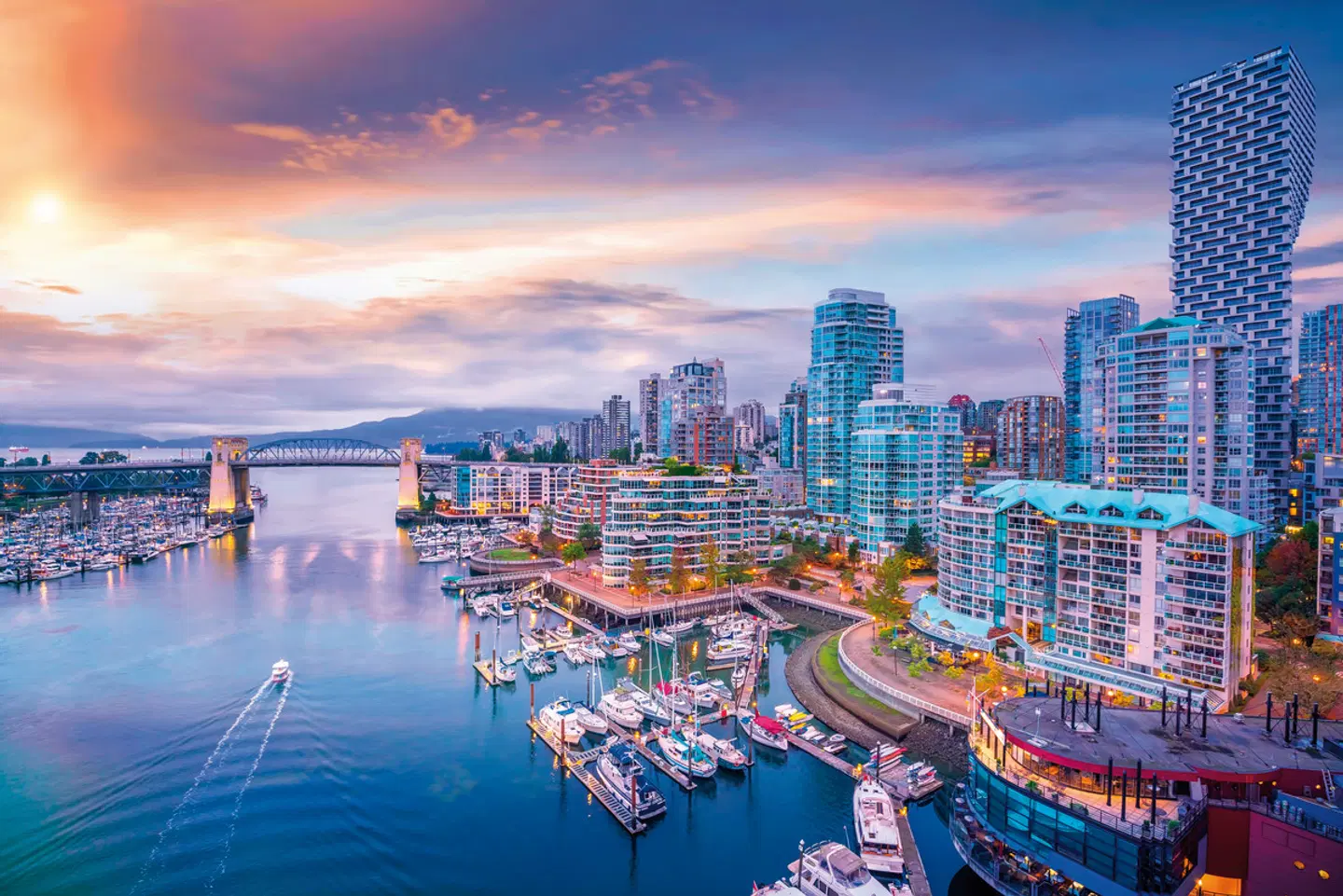 The Canadian Discovery OUTDOOR_POOL