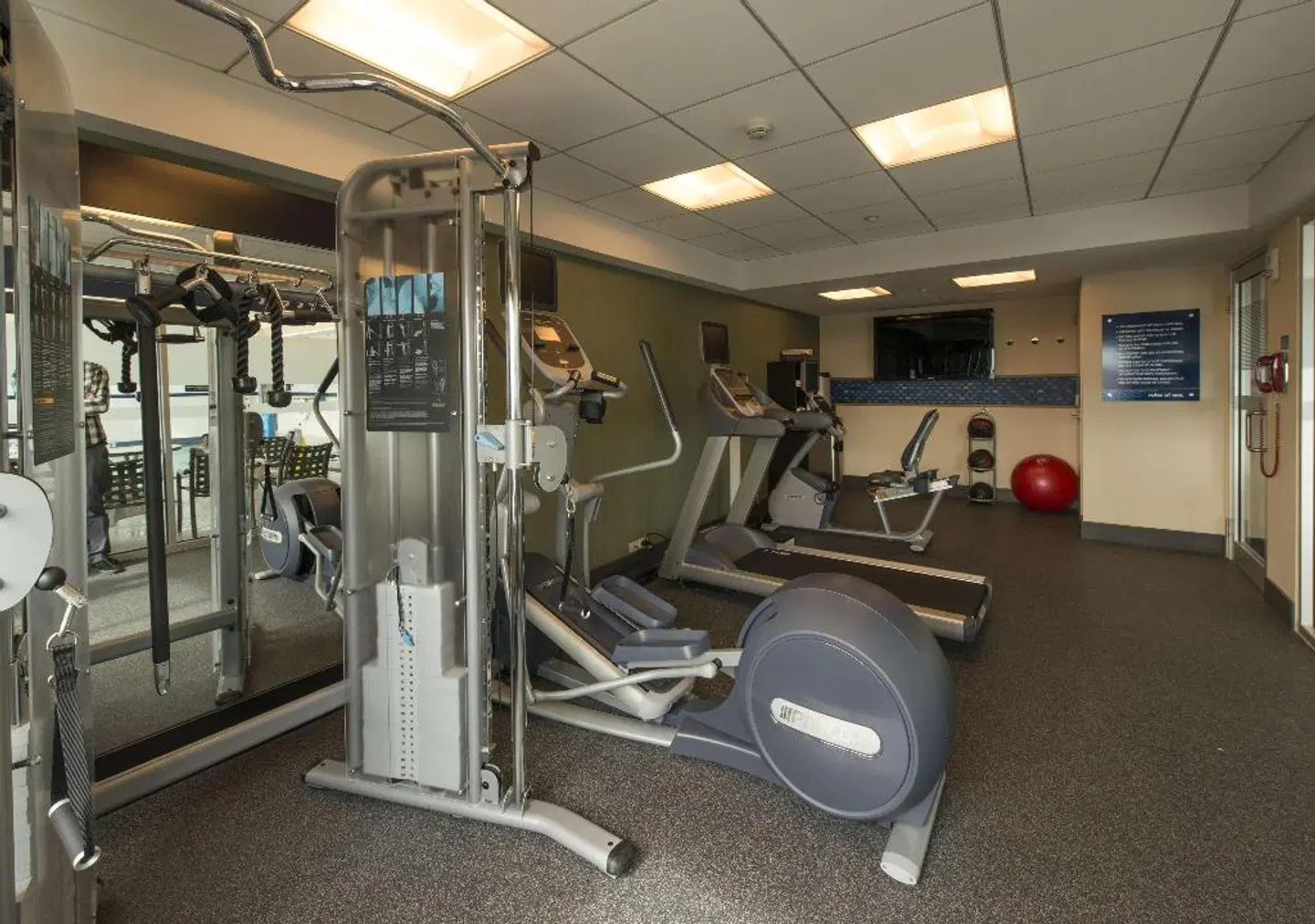 Hampton Inn & Suites Boston Crosstown Center SPORTS_AND_LEISURE