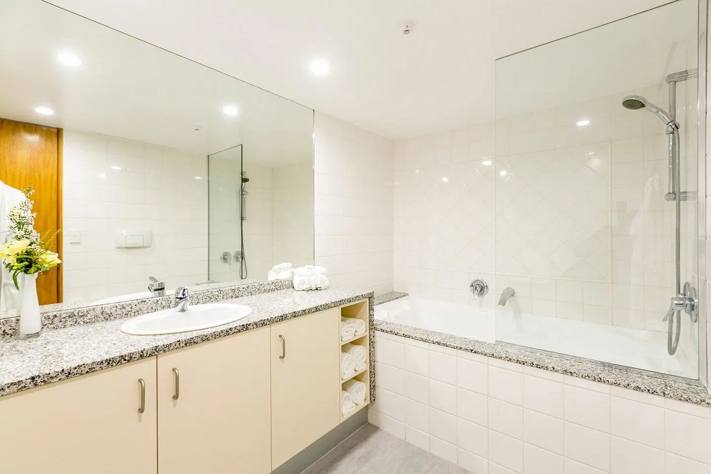 Plymouth International Badezimmer