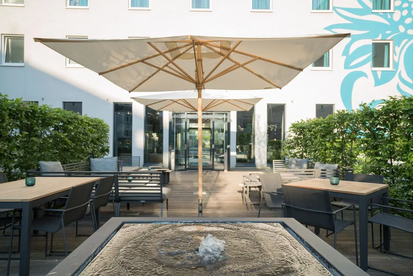 Motel One Hamburg Airport Terrasse