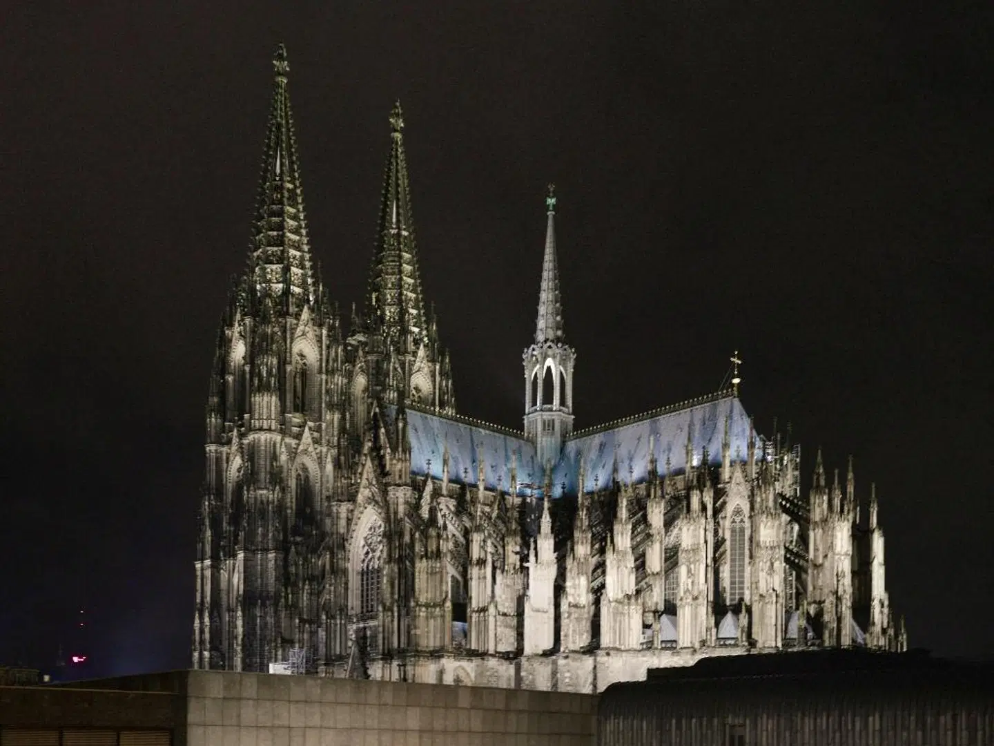 ibis Koeln Messe EXTERIOR