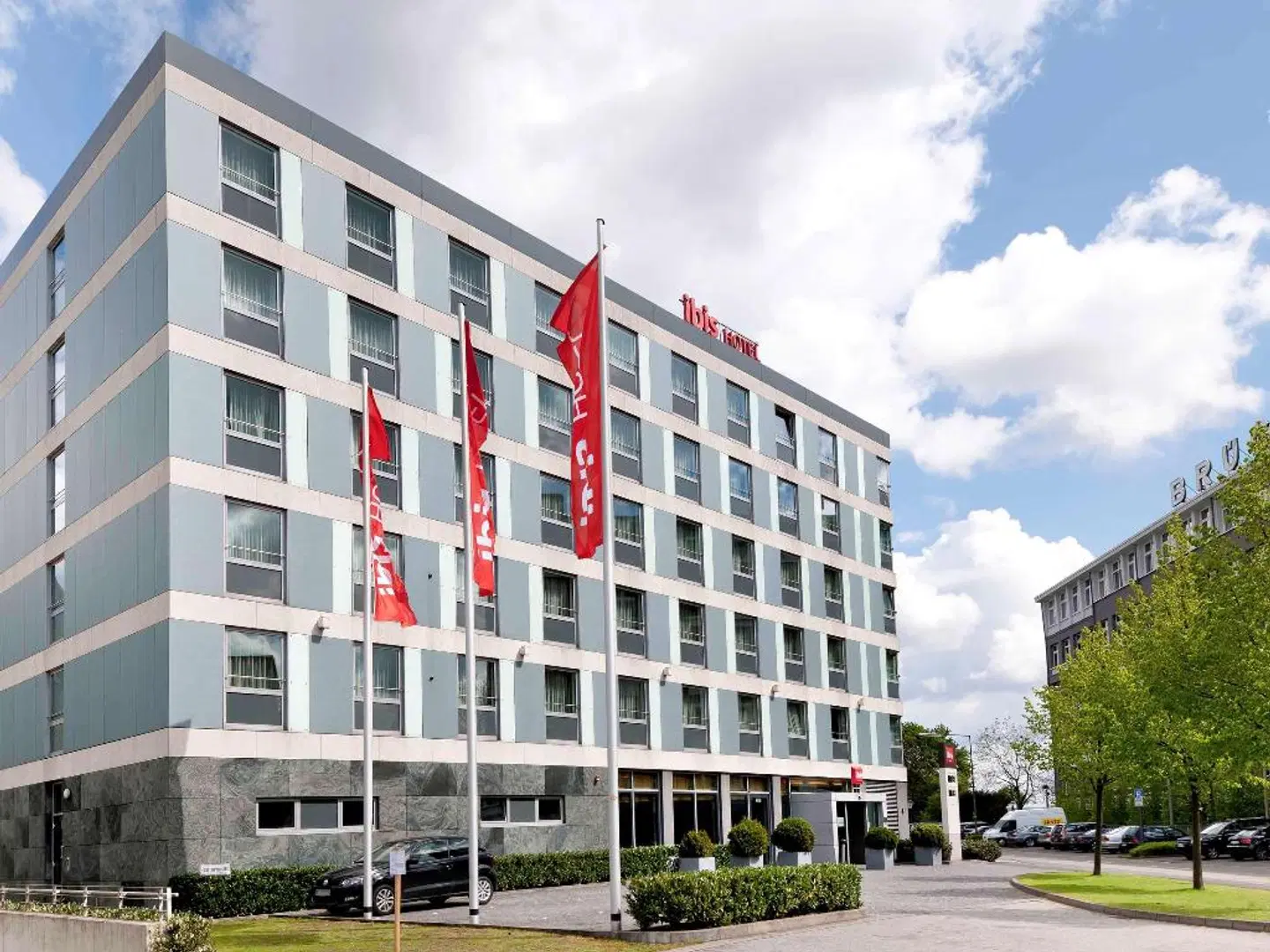 ibis Koeln Messe EXTERIOR