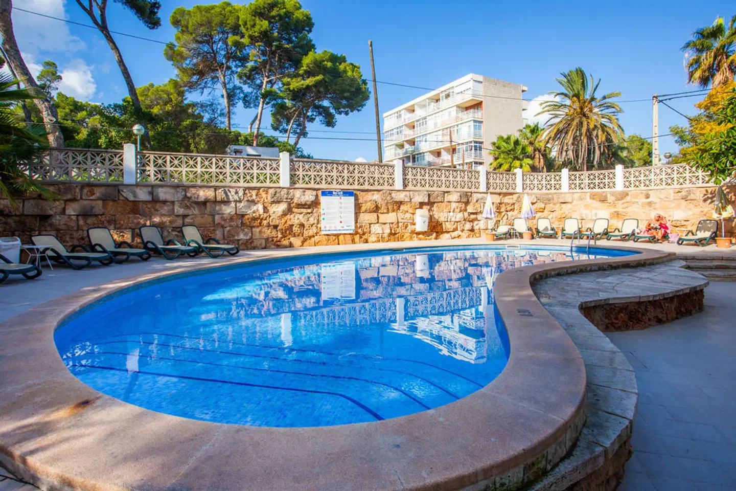 Ben Hur OUTDOOR_POOL