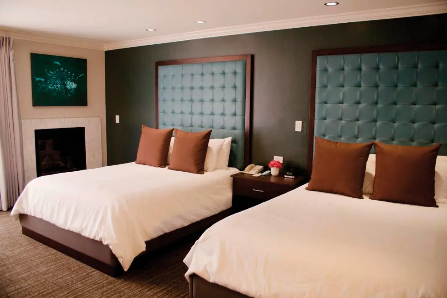 Munras Inn ROOM_EXAMPLE