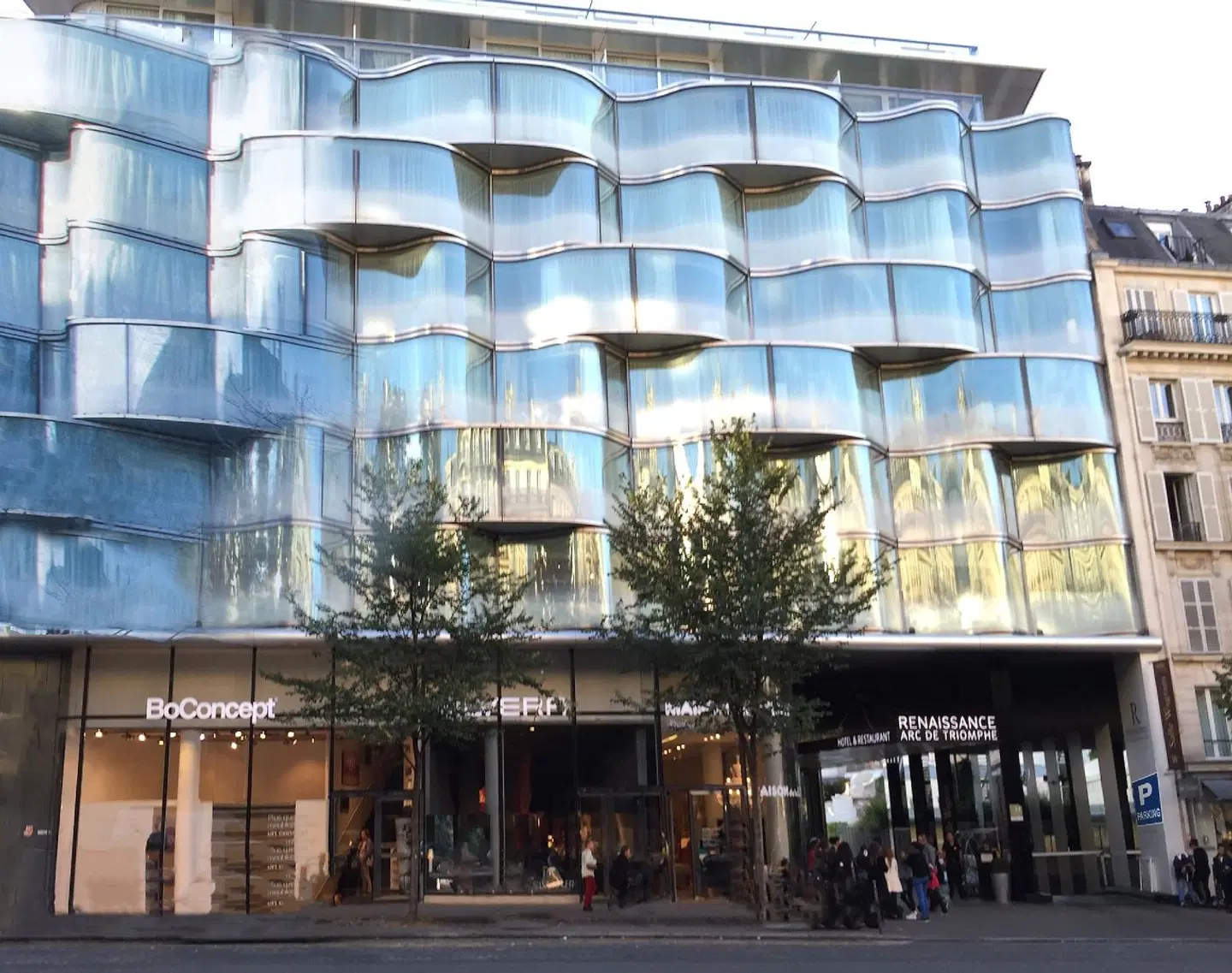 Renaissance Paris Arc de Triomphe Hotel EXTERIOR