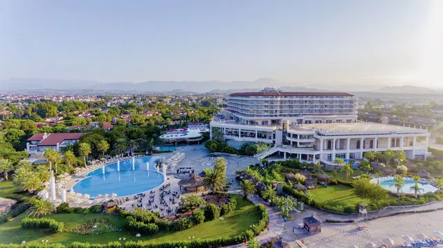 Starlight Resort Hotel EXTERIOR