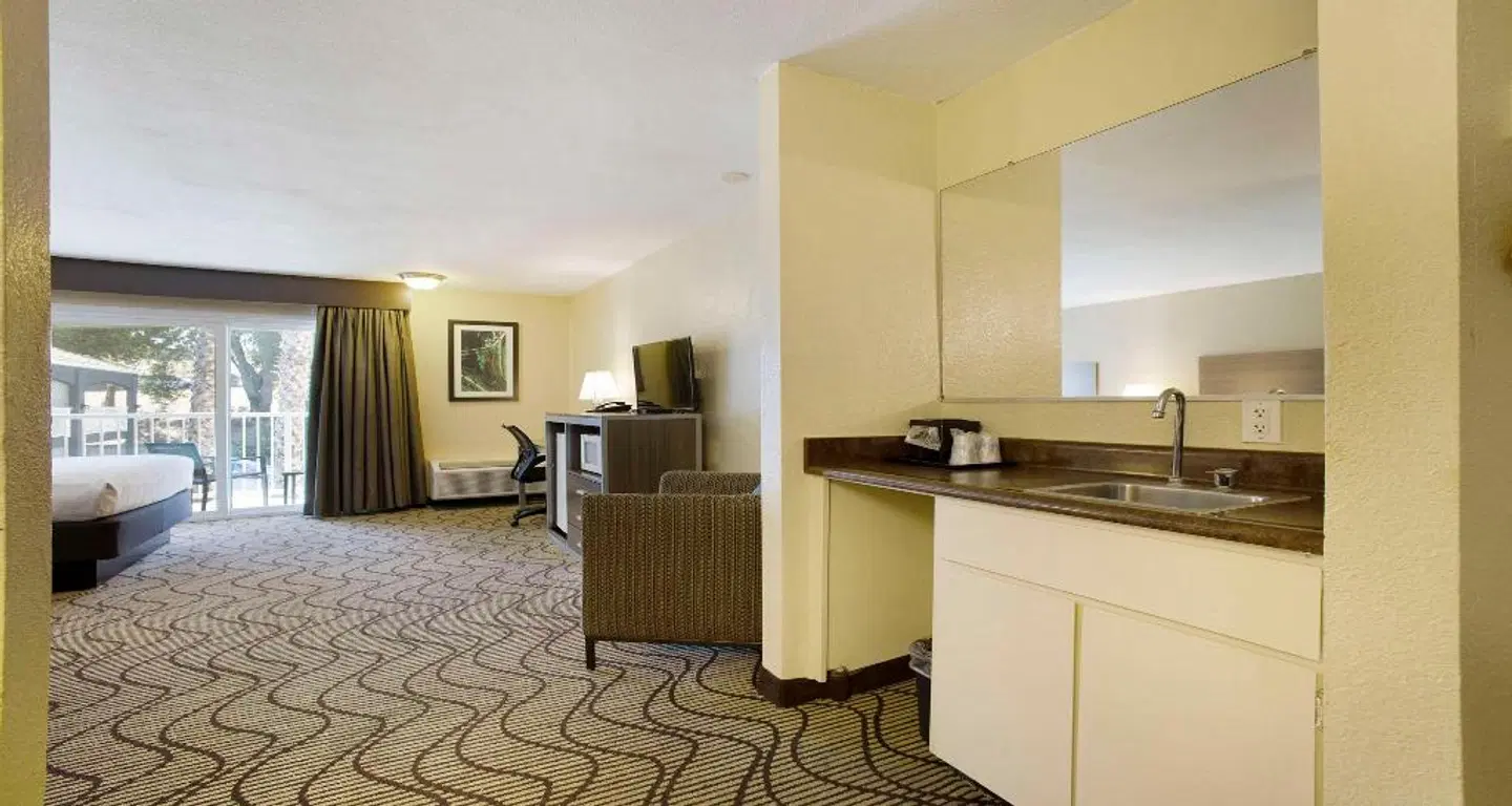 SureStay Plus Hotel by Best Western Sacramento North ROOM_EXAMPLE