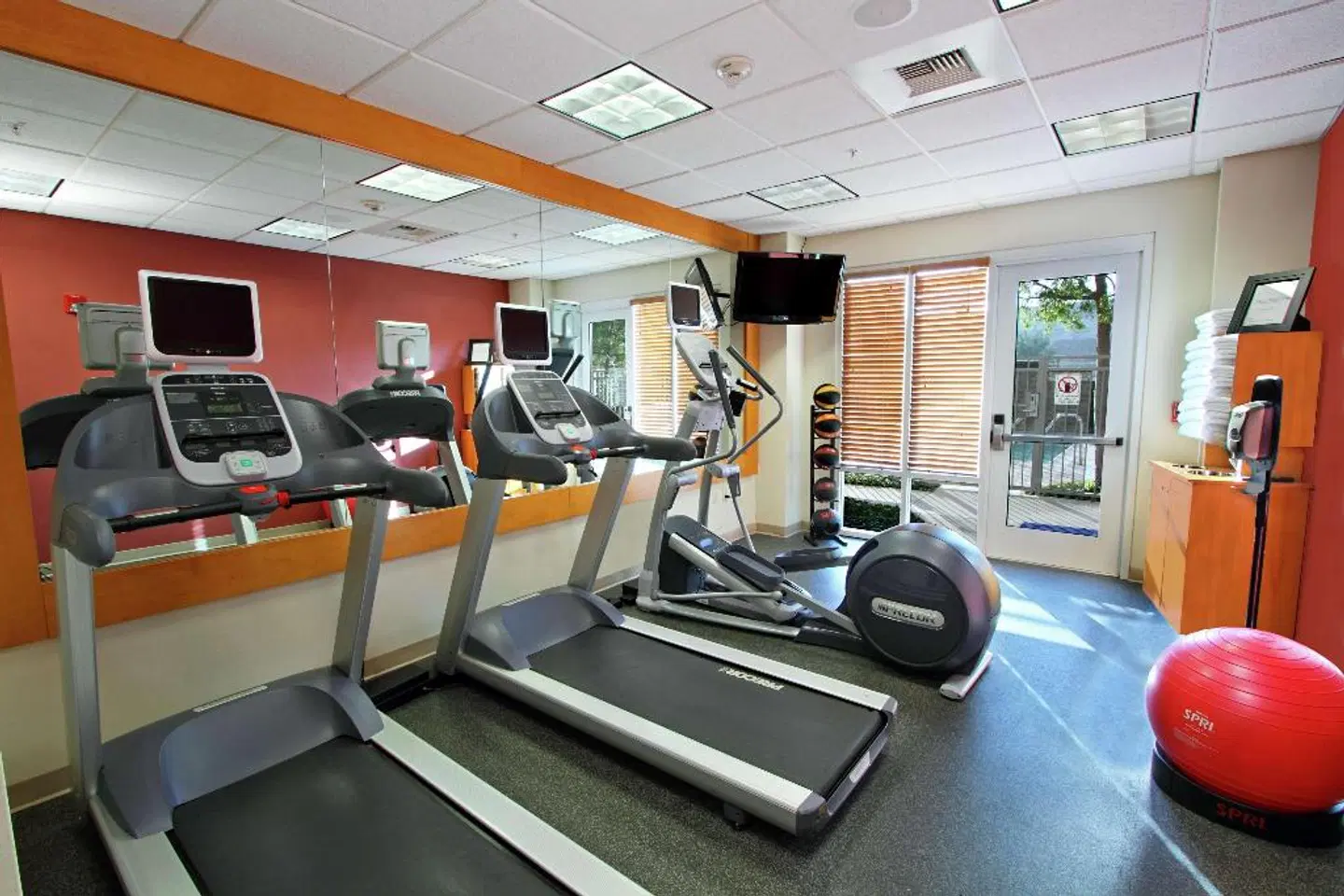Hilton Garden Inn Oxnard/Camarillo SPORTS_AND_LEISURE