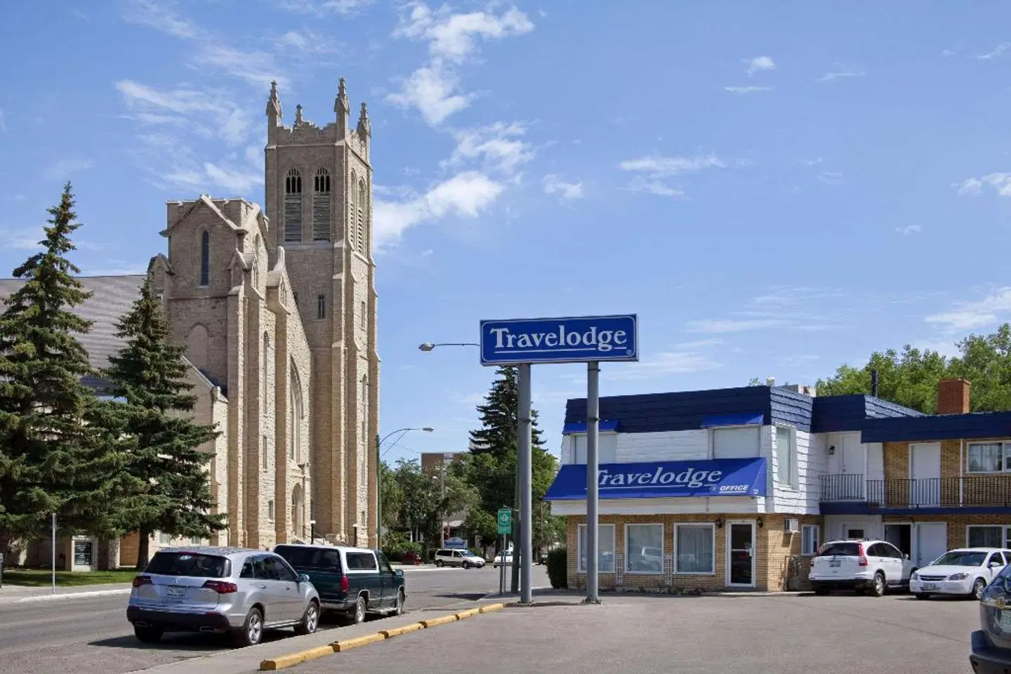 Travelodge by Wyndham Moose Jaw EXTERIOR