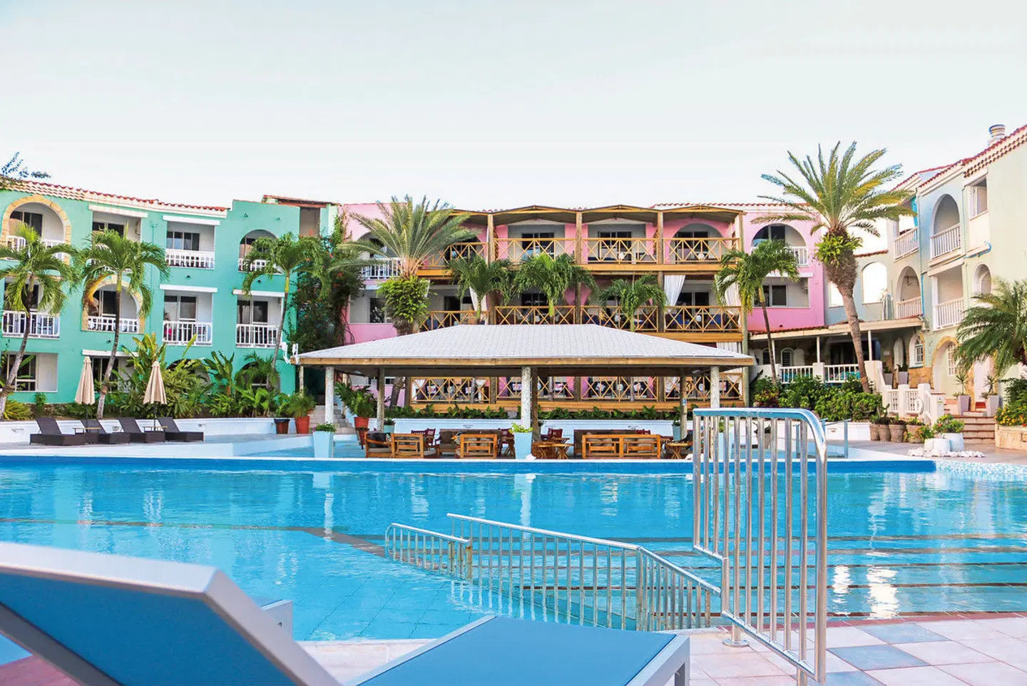 Ocean Point Resort & Spa OUTDOOR_POOL