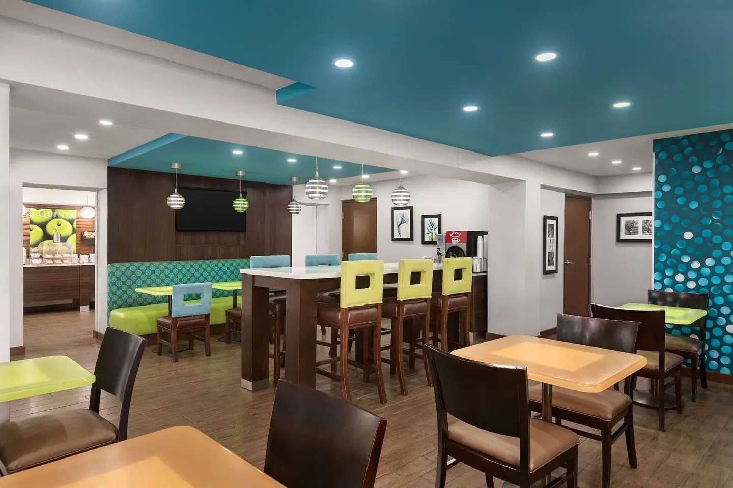 La Quinta Inn & Suites Oceanfront Daytona Beach Bar