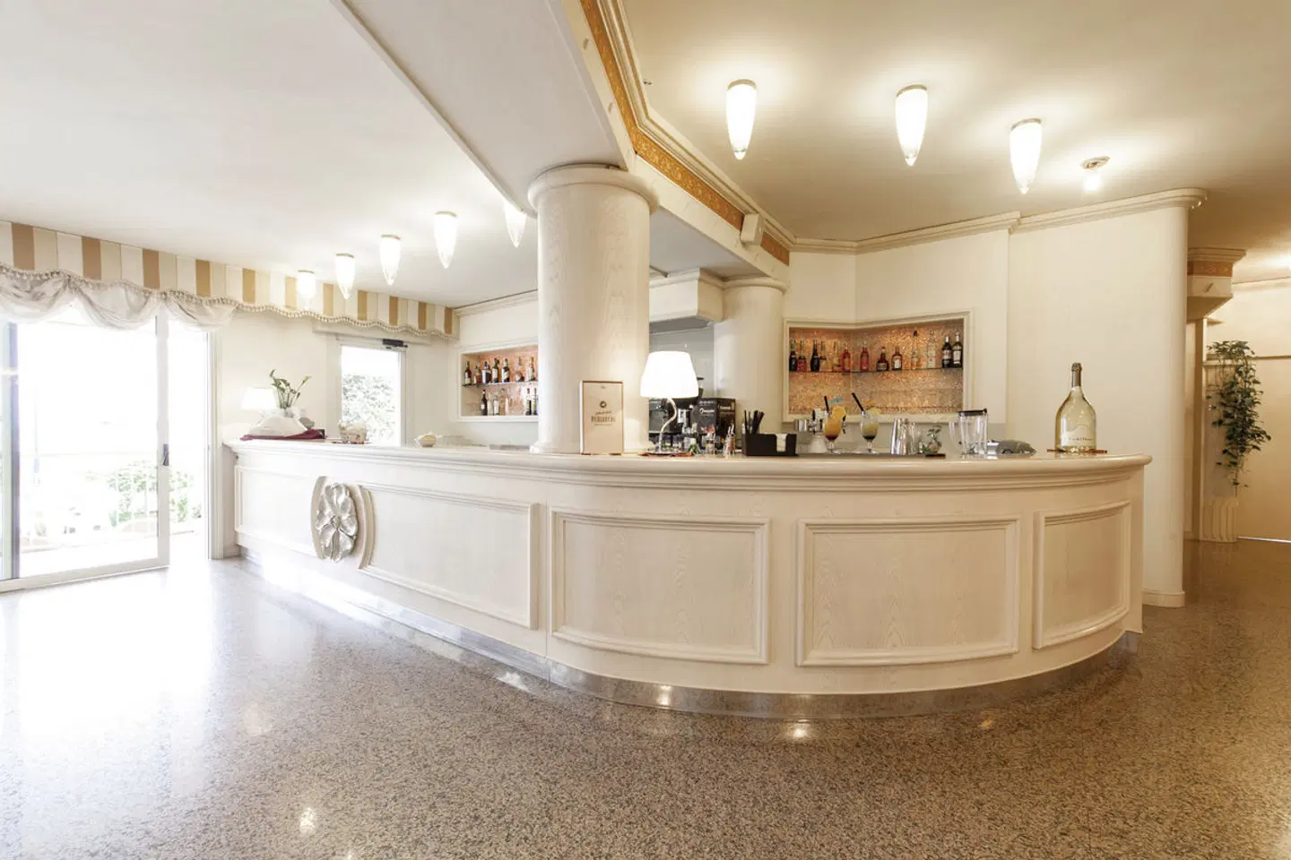 Universal LOUNGE_LOBBY