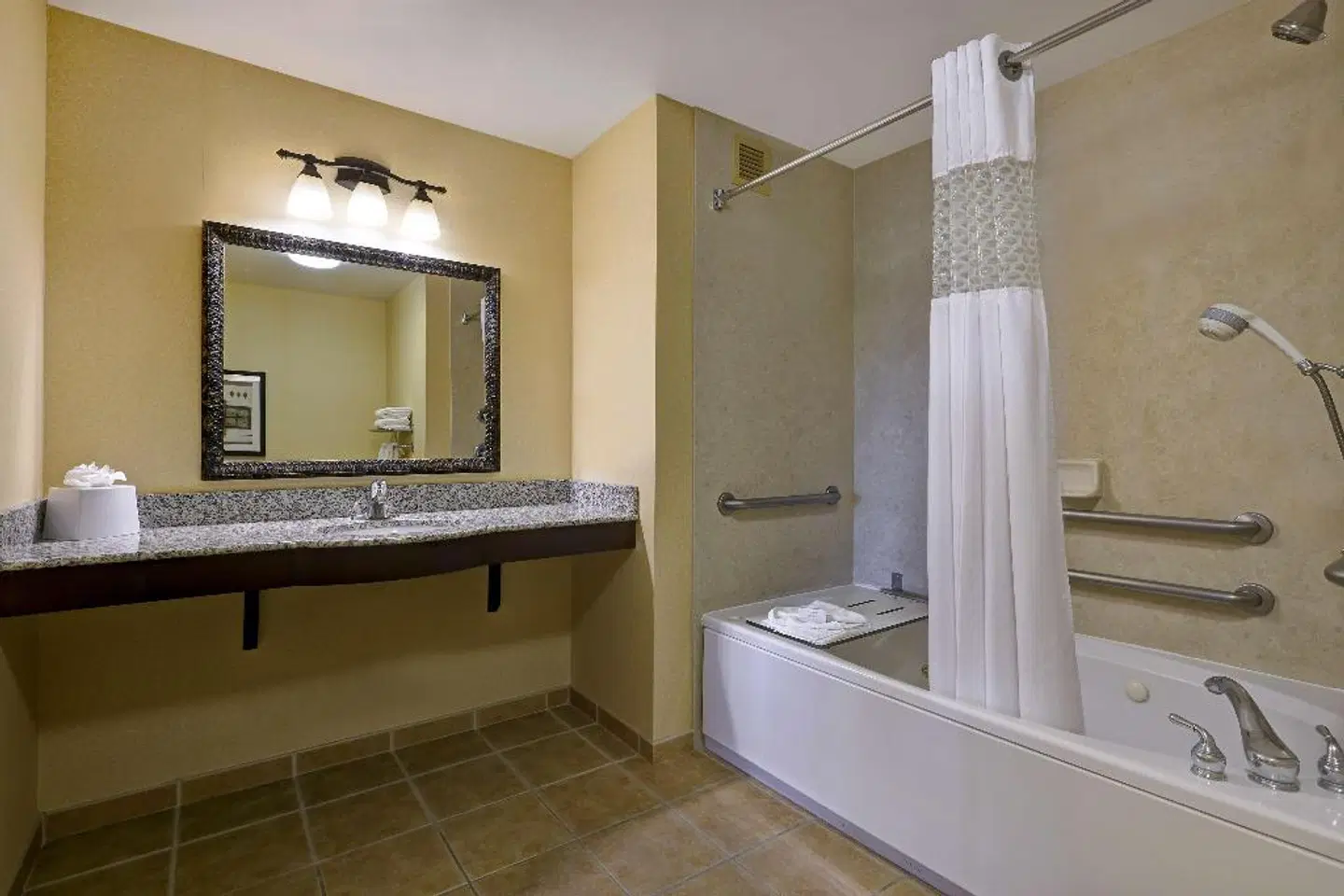 Hampton Inn & Suites Tahoe-Truckee Badezimmer