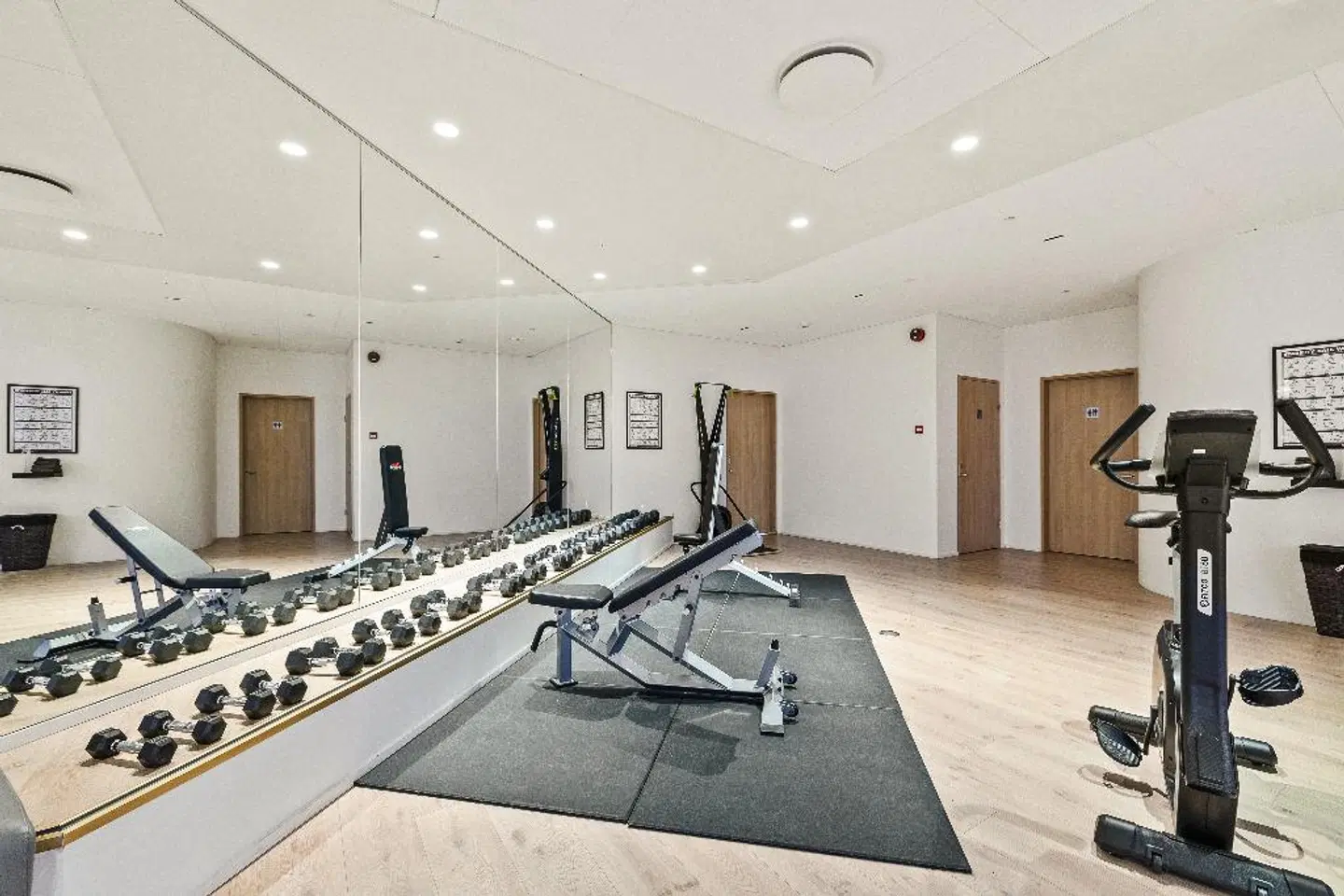 Island SPORTS_AND_LEISURE