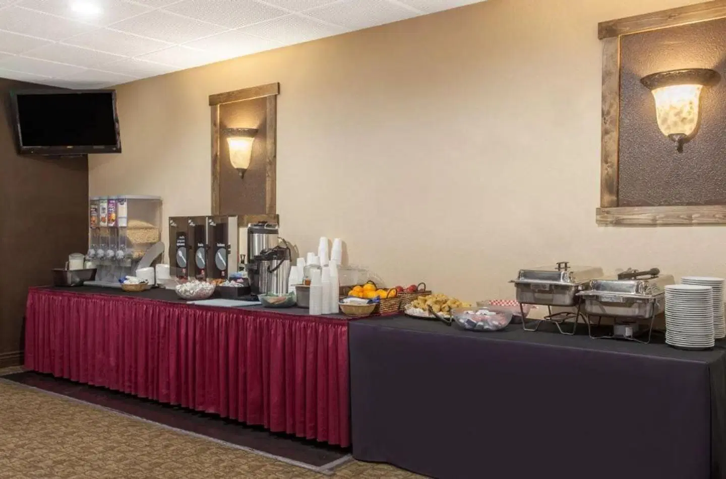 Ramada by Wyndham Fresno North Restaurant