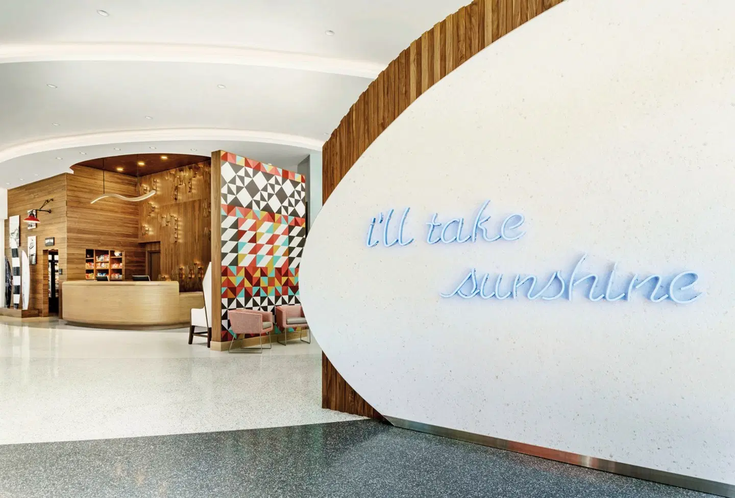 Hampton Inn & Suites Santa Monica LOUNGE_LOBBY