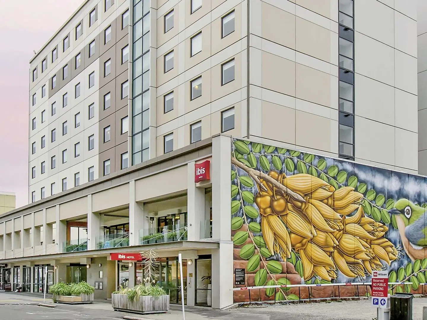 ibis Christchurch EXTERIOR