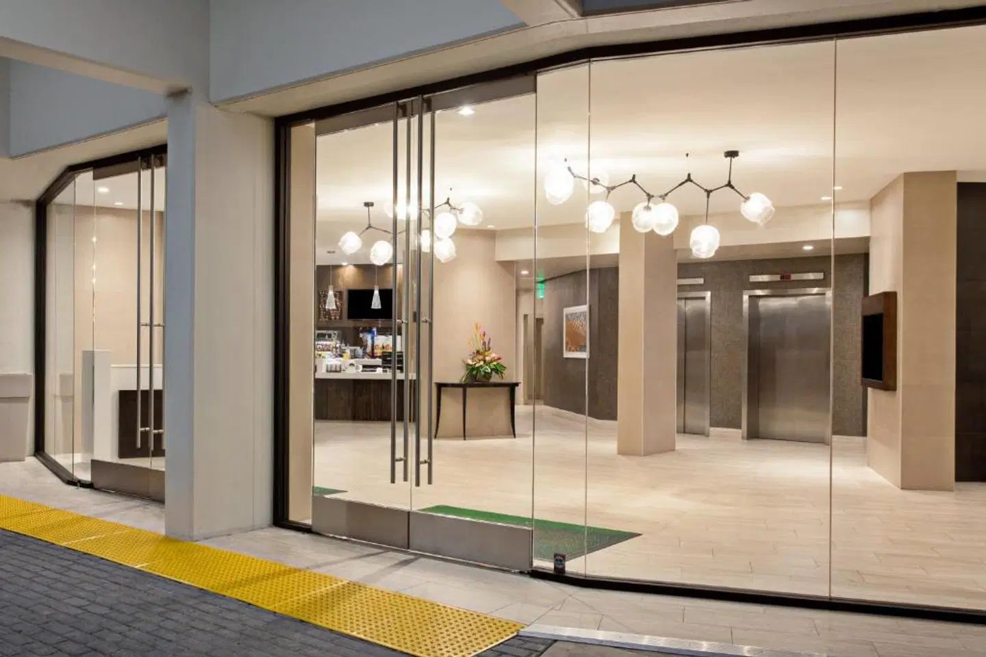 Holiday Inn Long Beach Airport LOUNGE_LOBBY