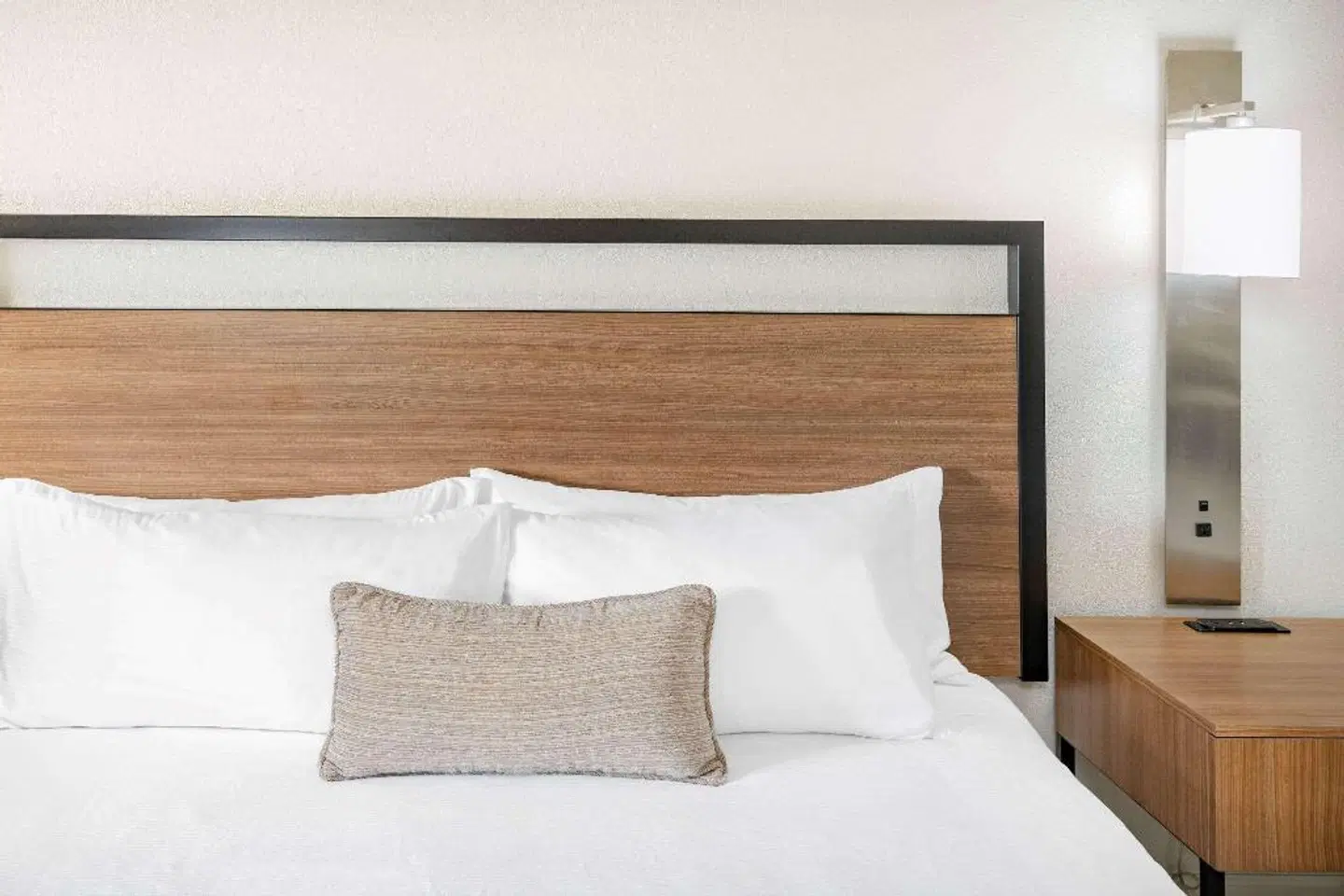 Wyndham Garden San Diego ROOM_EXAMPLE