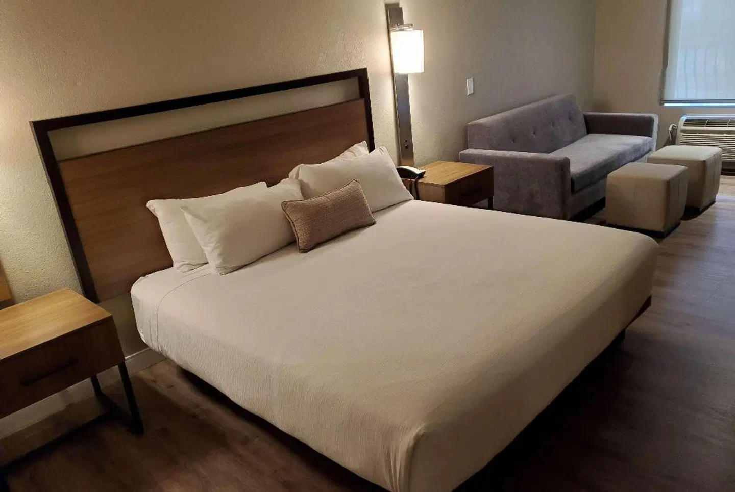 Wyndham Garden San Diego ROOM_EXAMPLE