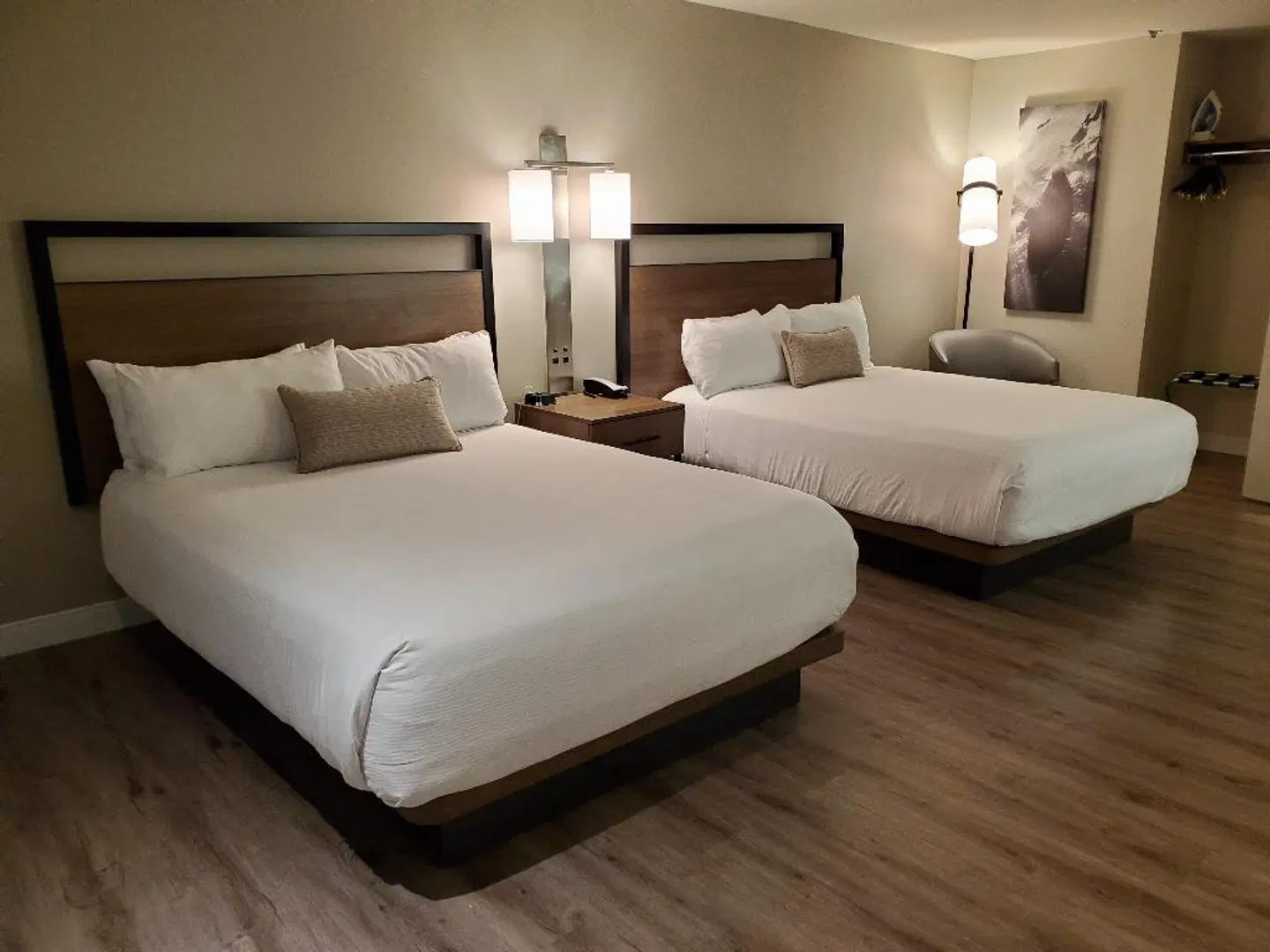 Wyndham Garden San Diego ROOM_EXAMPLE