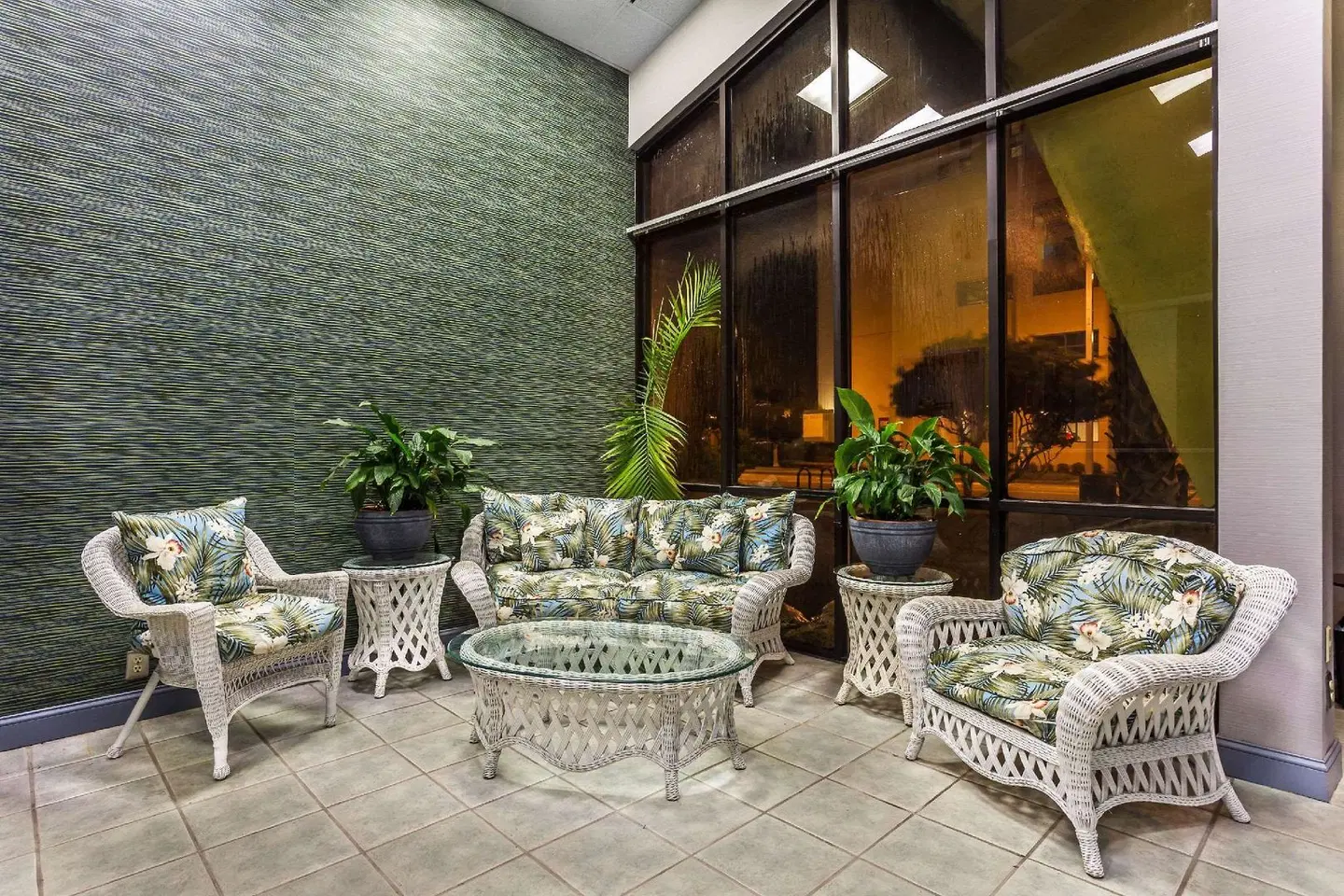 Days Inn by Wyndham Virginia Beach At The Beach LOUNGE_LOBBY