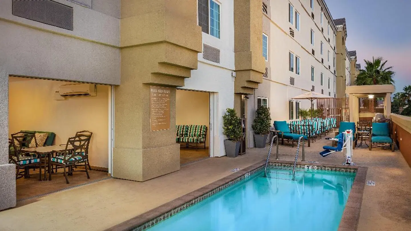 Candlewood Suites Anaheim - Resort Area EXTERIOR