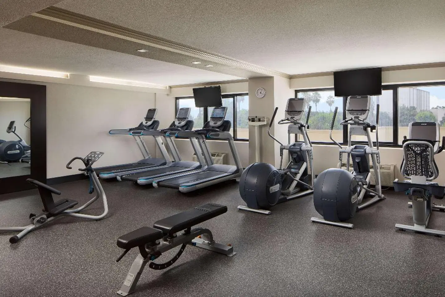 DoubleTree by Hilton Los Angeles Norwalk SPORTS_AND_LEISURE