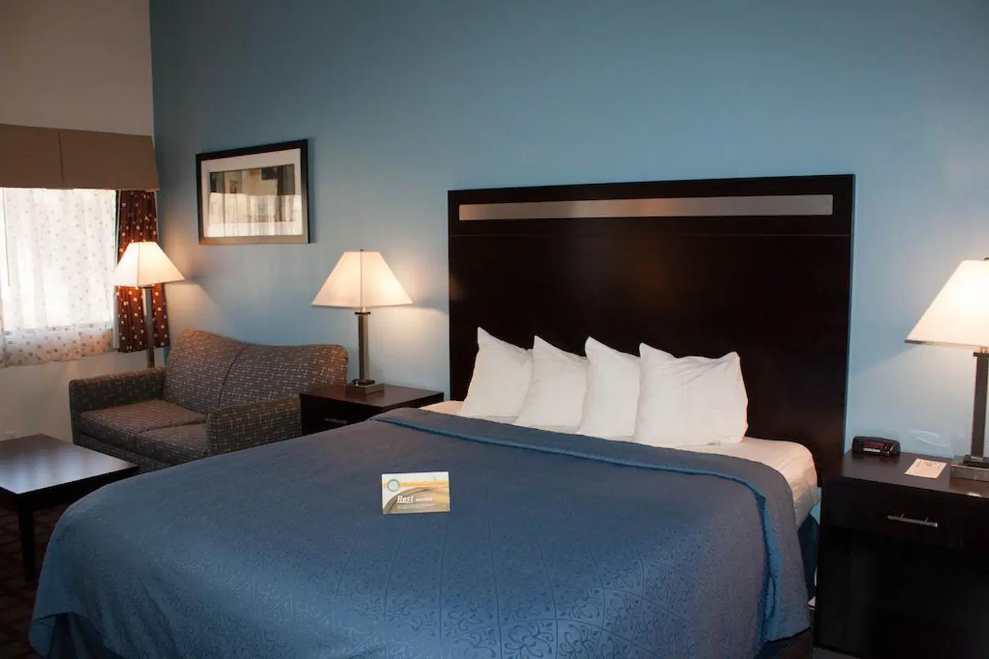 Quality Inn near Mammoth Mountain Ski Resort ROOM_EXAMPLE