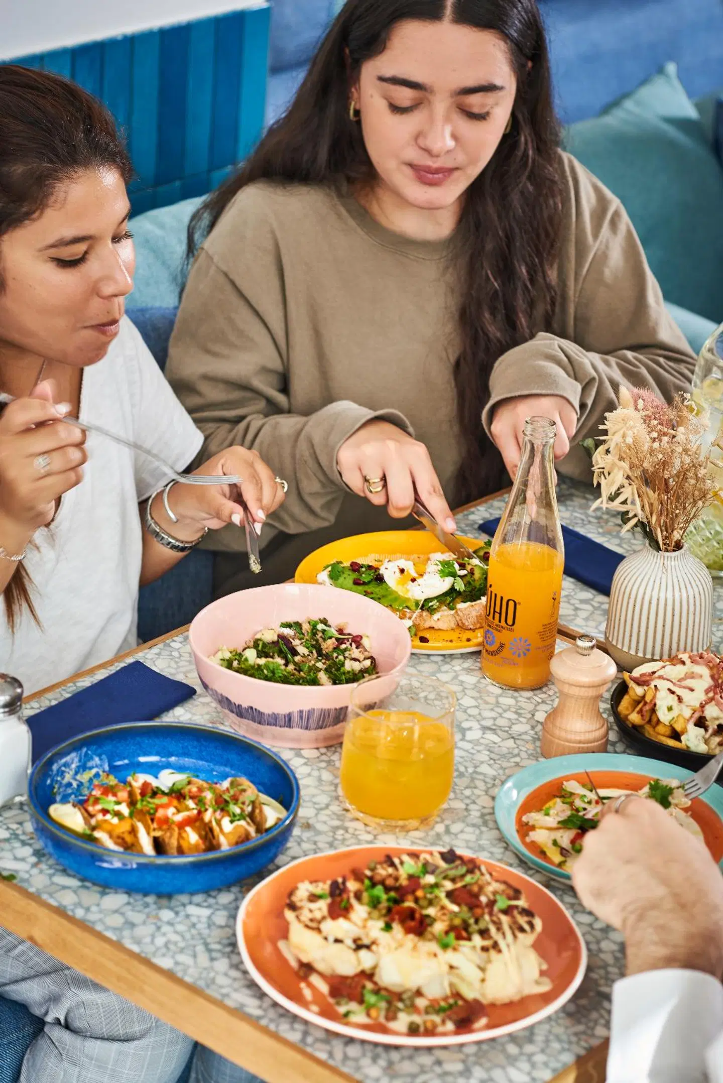 Chromatics Hotel PEOPLE