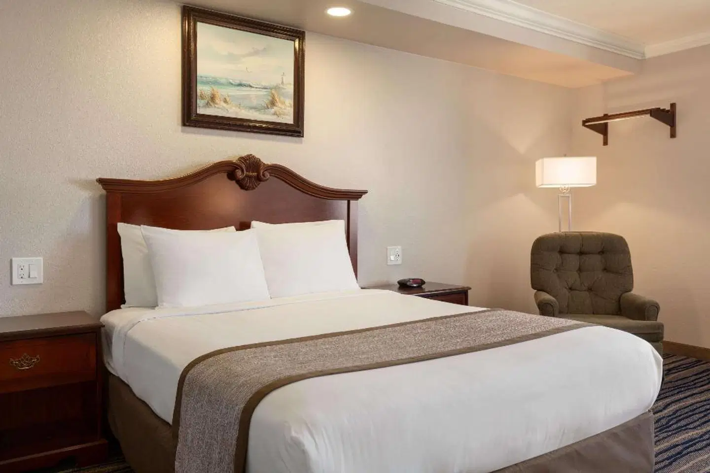 Days Inn by Wyndham Eureka CA ROOM_EXAMPLE