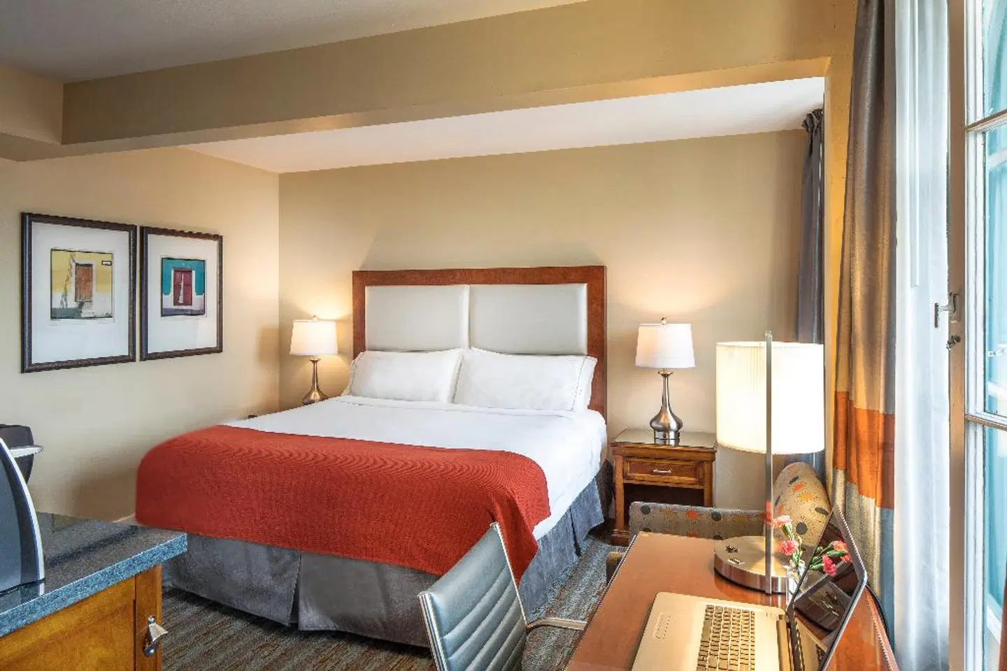 Hotel Virginia Santa Barbara, Tapestry Collection by Hilton ROOM_EXAMPLE