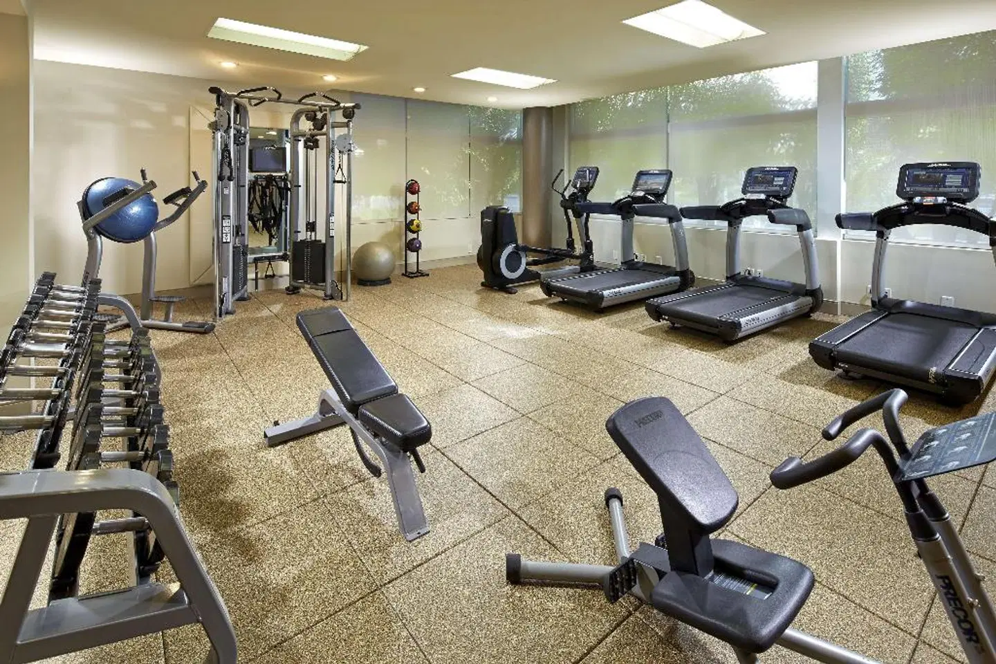 DoubleTree by Hilton LAX - El Segundo SPORTS_AND_LEISURE