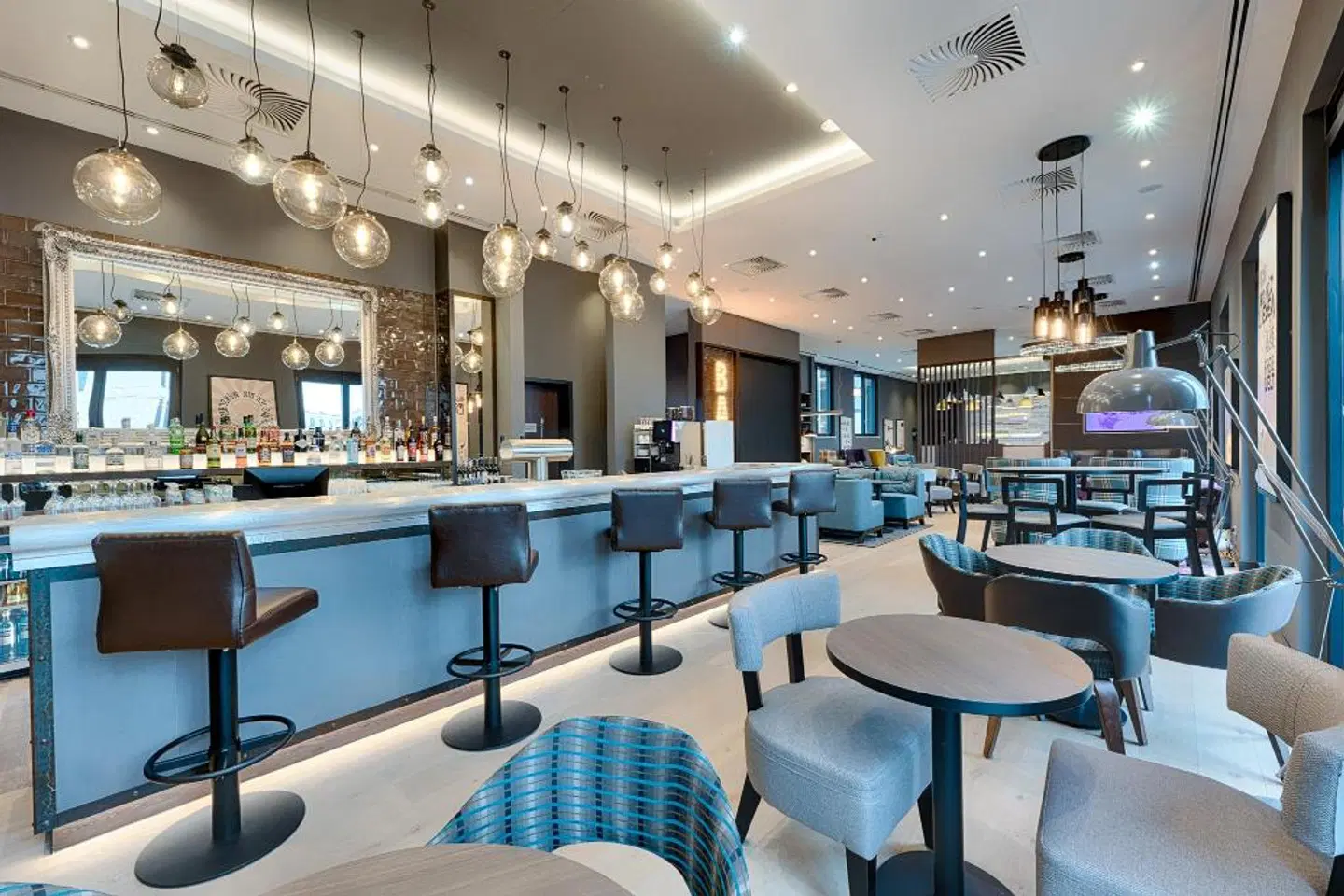 Premier Inn Regensburg City Centre Bar