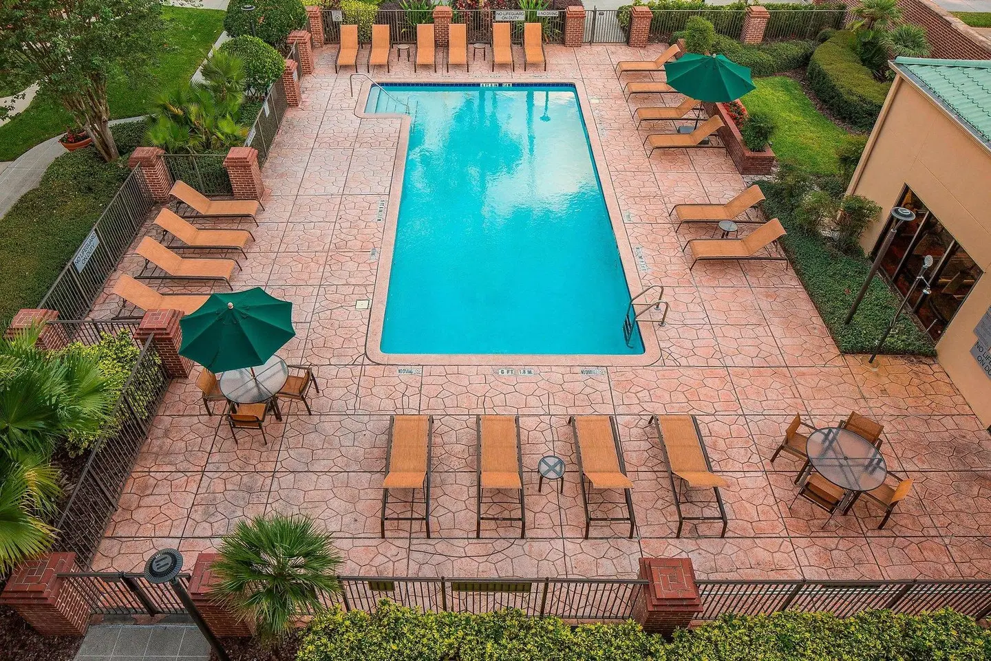 Courtyard by Marriott Orlando International Drive/Convention Center OUTDOOR_POOL