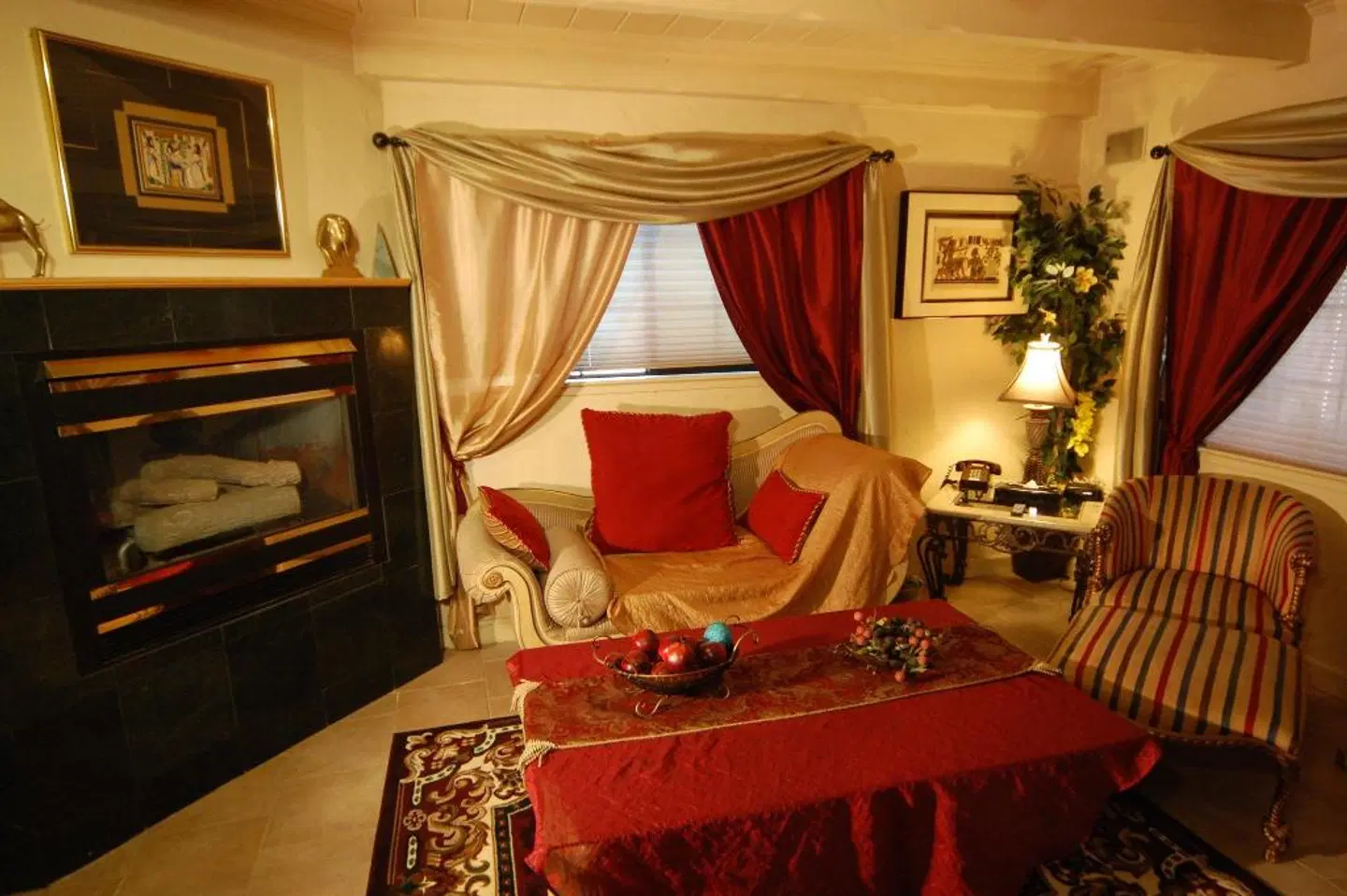 Econo Lodge Inn & Suites Heavenly Village Area ROOM_EXAMPLE