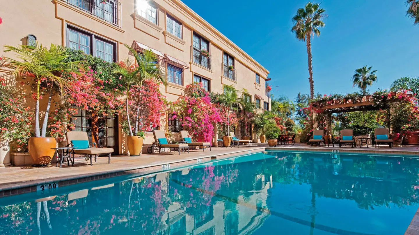 Best Western Plus Sunset Plaza Hotel OUTDOOR_POOL