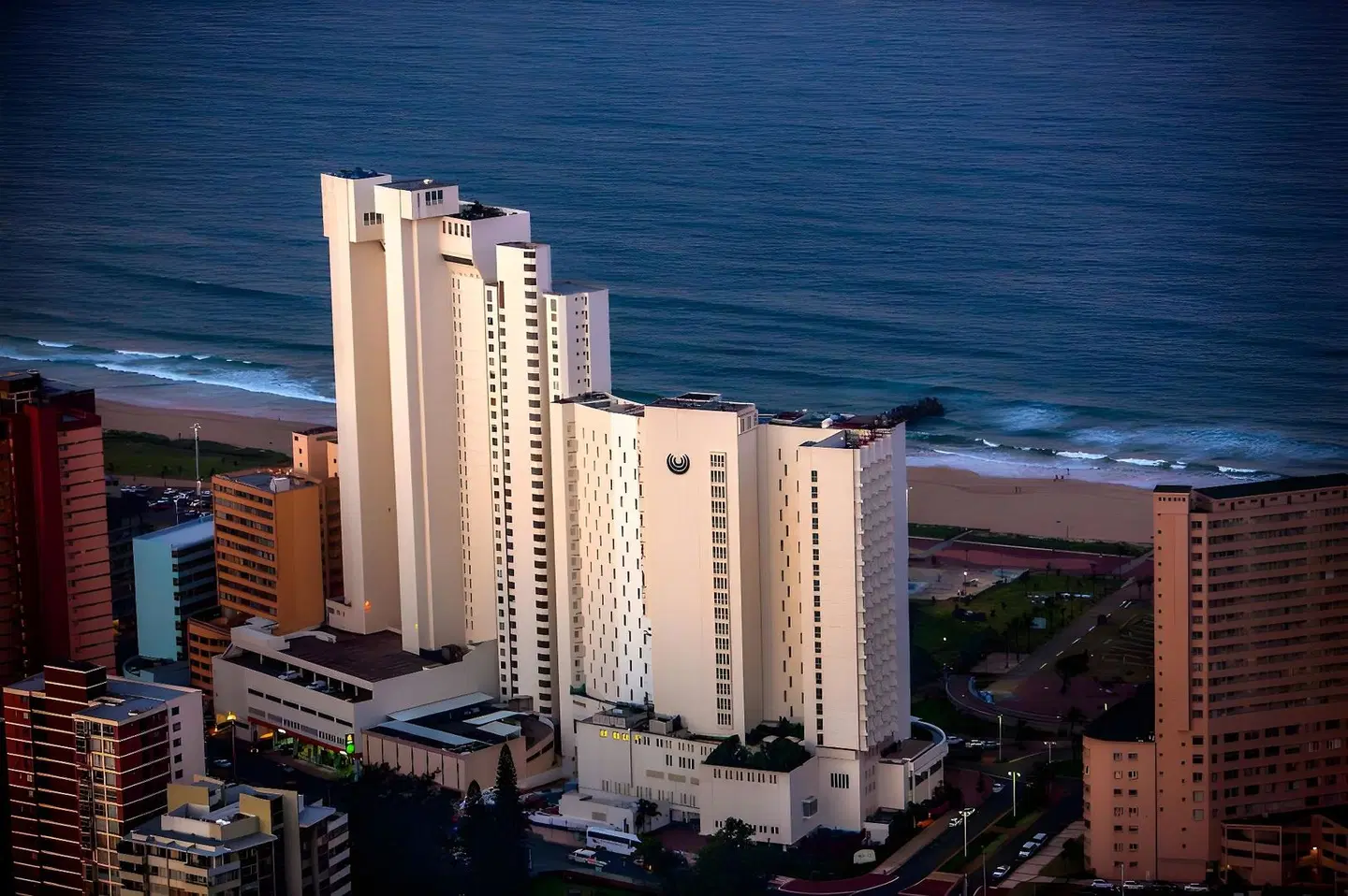 Southern Sun Elangeni & Maharani EXTERIOR