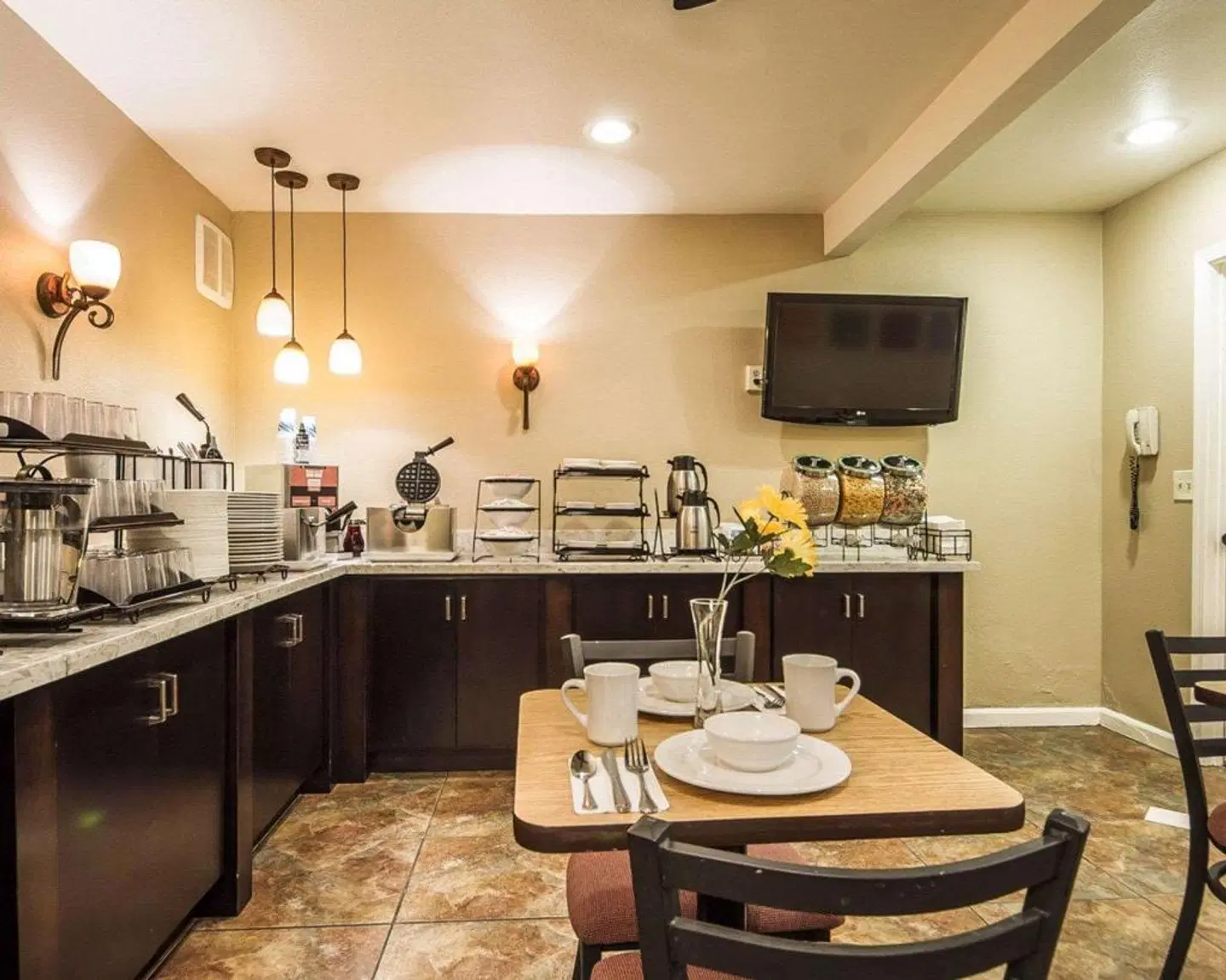 BLU Pacific Hotel Restaurant