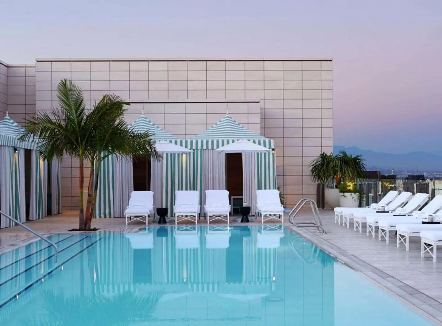 Waldorf Astoria Beverly Hills OUTDOOR_POOL