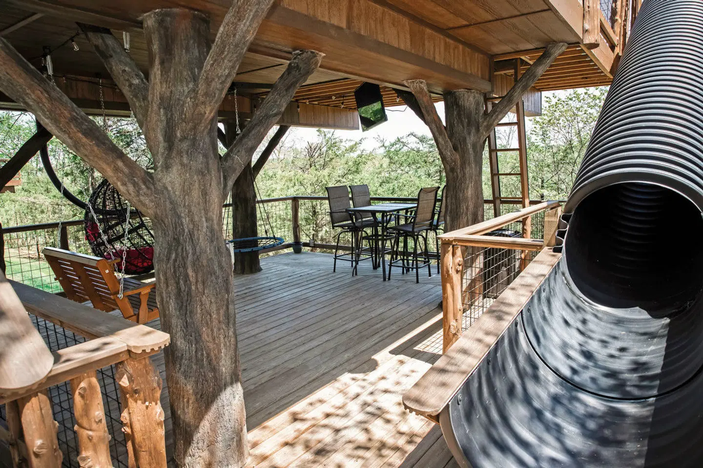 Sanctuary Treehouse Resort Terrasse