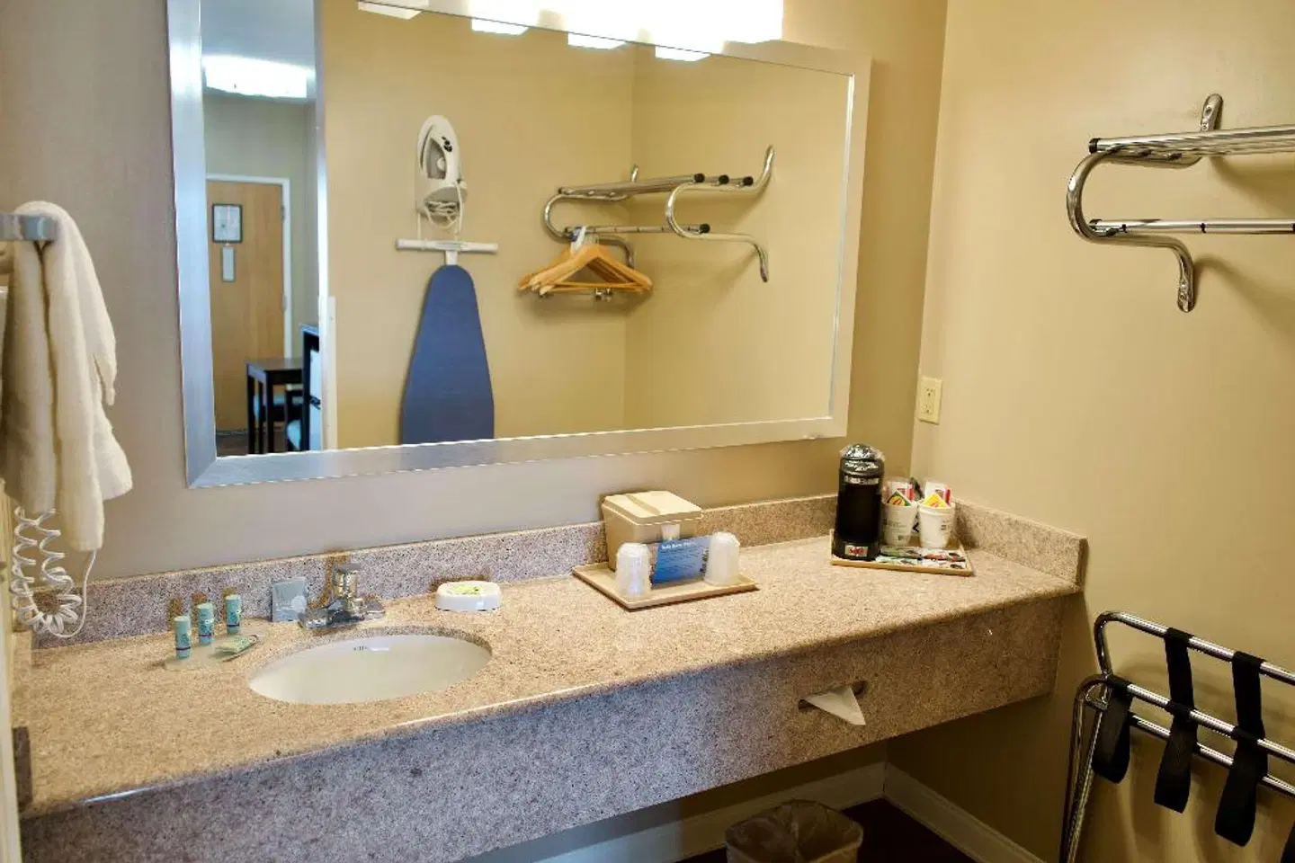 Best Western China Lake Inn Badezimmer