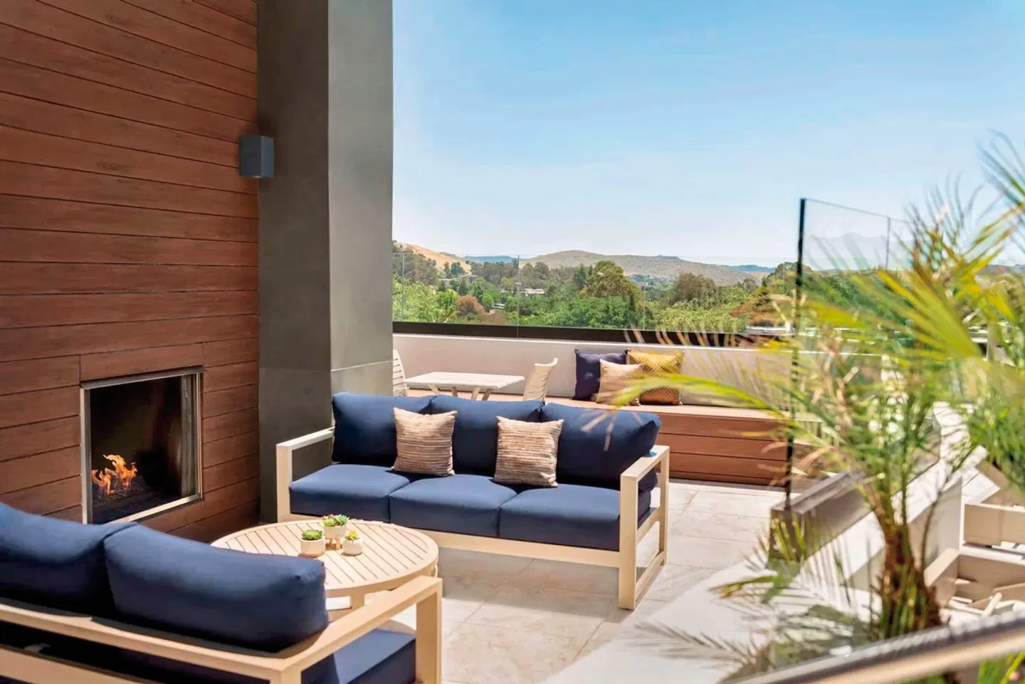 La Quinta Inn & Suites by Wyndham San Luis Obispo Downtown Terrasse