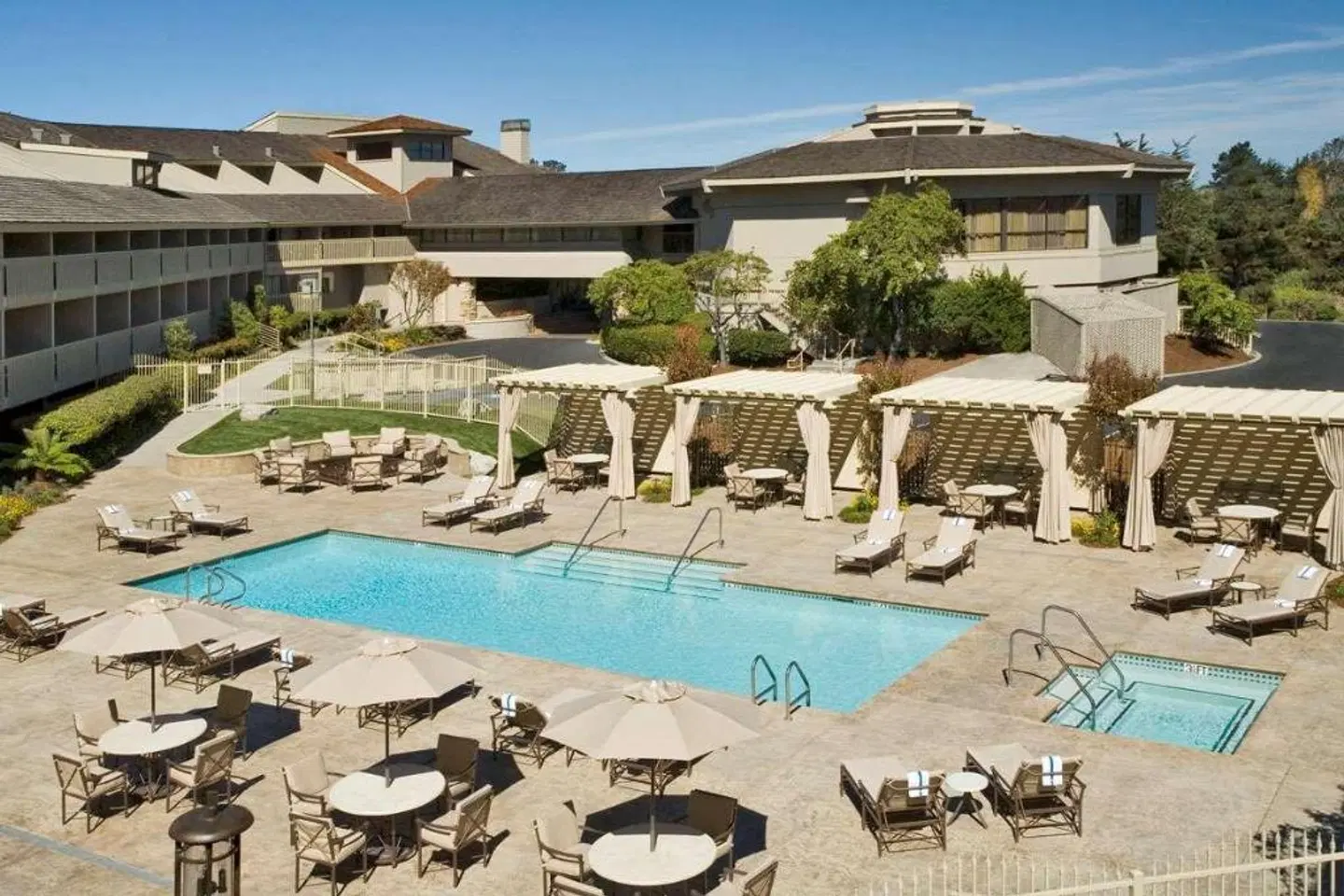 Hilton Garden Inn Monterey OUTDOOR_POOL