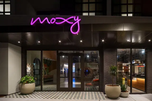 Moxy St. Petersburg Downtown LOUNGE_LOBBY