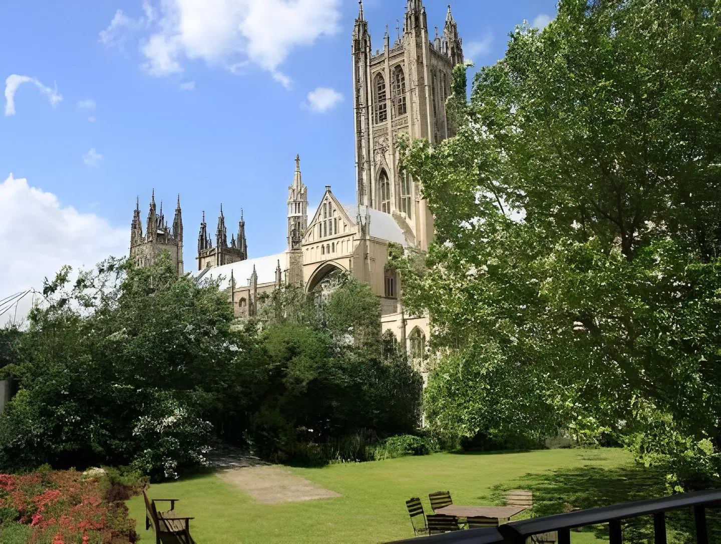 Canterbury Cathedral Lodge EXTERIOR