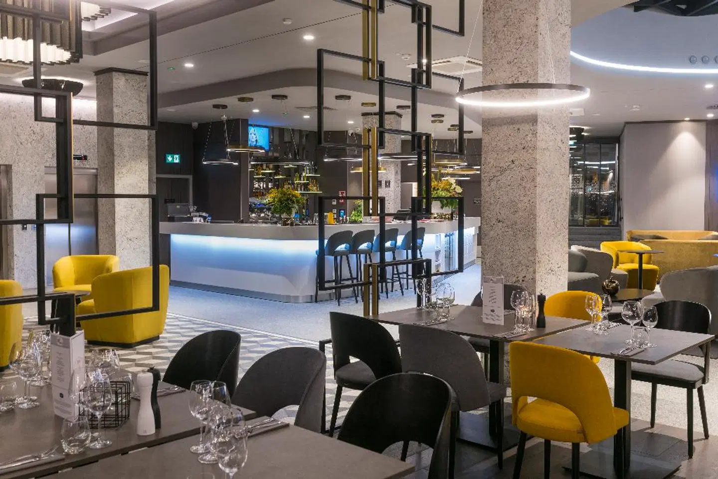 Hampton by Hilton Poznan Old Town Restaurant