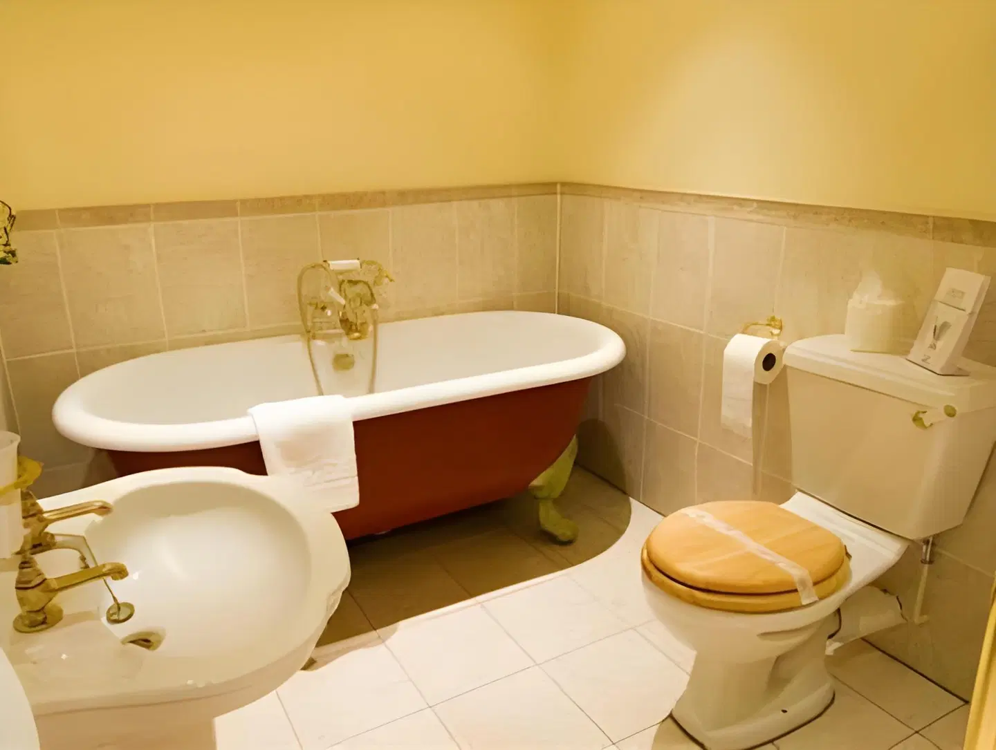 Angmering Manor - RelaxInnz Badezimmer