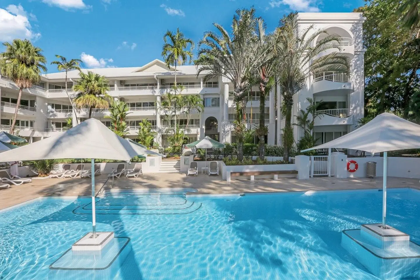 Alamanda Palm Cove by Lancemore OUTDOOR_POOL